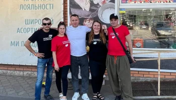 М'ясний майстер у Кривому Розі провів дегустацію пельменів і роздавав гроші людям